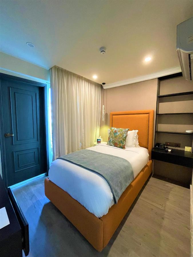 Ambiance Boutique Art Hotel Karachi Exterior photo